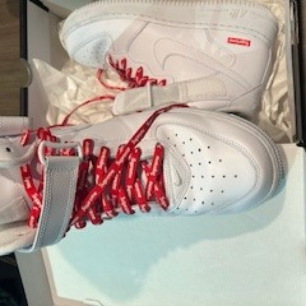 Nike Airforce 1 Supreme Mid White